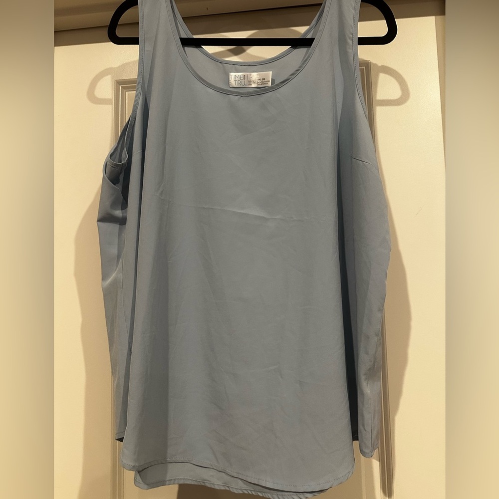 Time and Tru Women's Blue Sleeveless Top